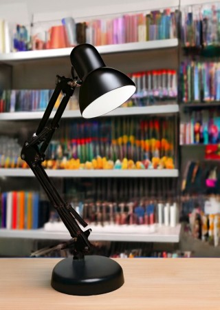 Avec AV-811 Siyah Masa Lambası