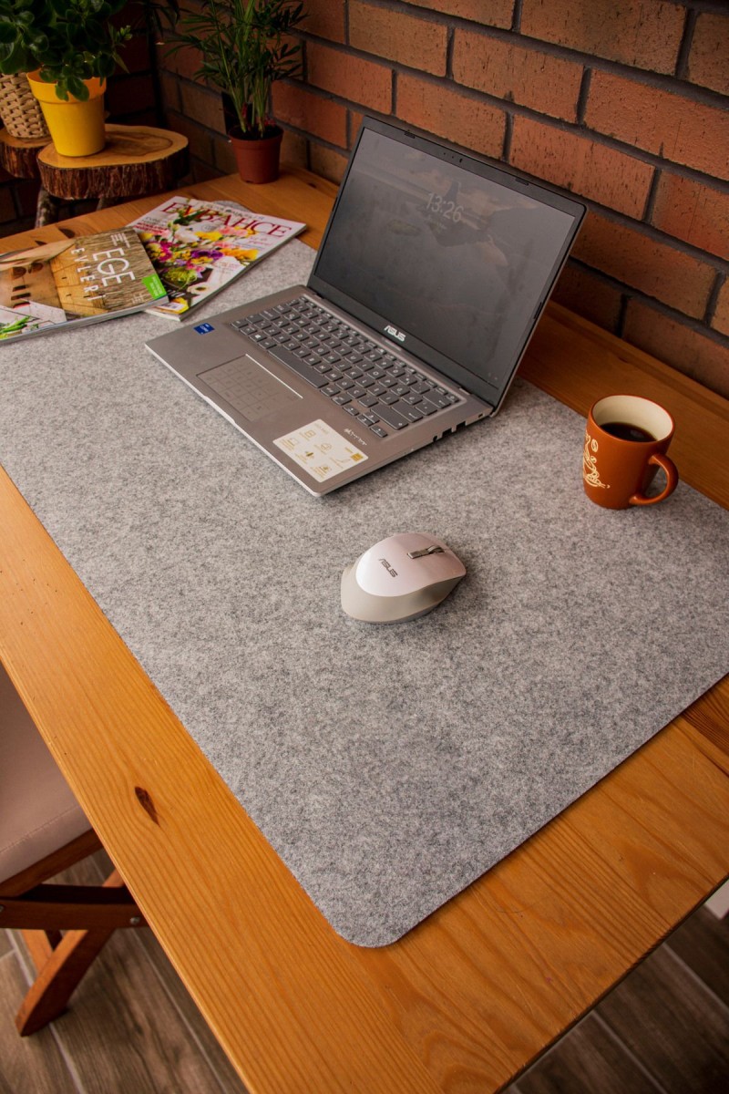 Masa Üstü Düzenleyici Bilgisayar ve Mouse Matı Pad 50x100 Cm Gri Masa Üstü Düzenleyici Bilgisayar ve Mouse Matı Pad 50x100 Cm Gri