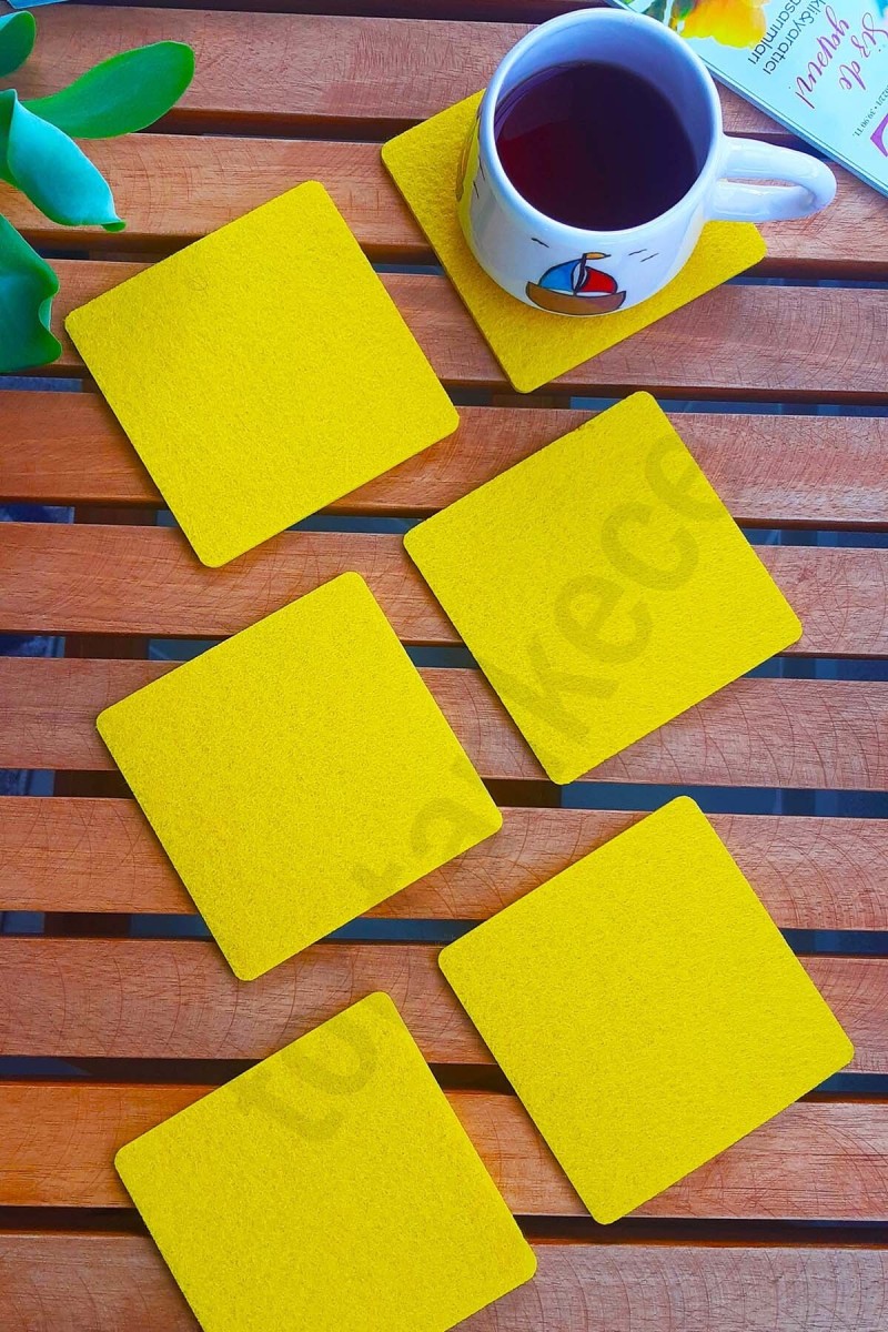 Şık Keçe Kare Bardak Altlıkları Sarı 6'lı Set Şık Keçe Kare Bardak Altlıkları Sarı 6'lı Set