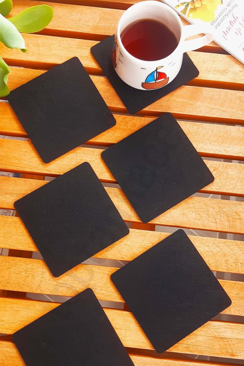 Şık Keçe Kare Bardak Altlıkları Siyah 6'lı Set Şık Keçe Kare Bardak Altlıkları Siyah 6'lı Set
